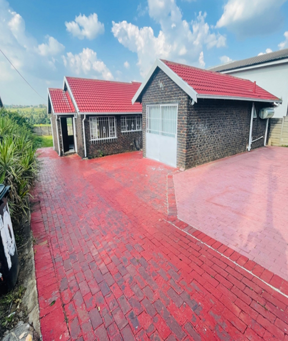 Villa on Hollywood Boulevard